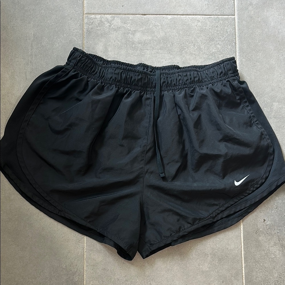 Nike Black Athletic Shorts Moisture-Wicking Performance